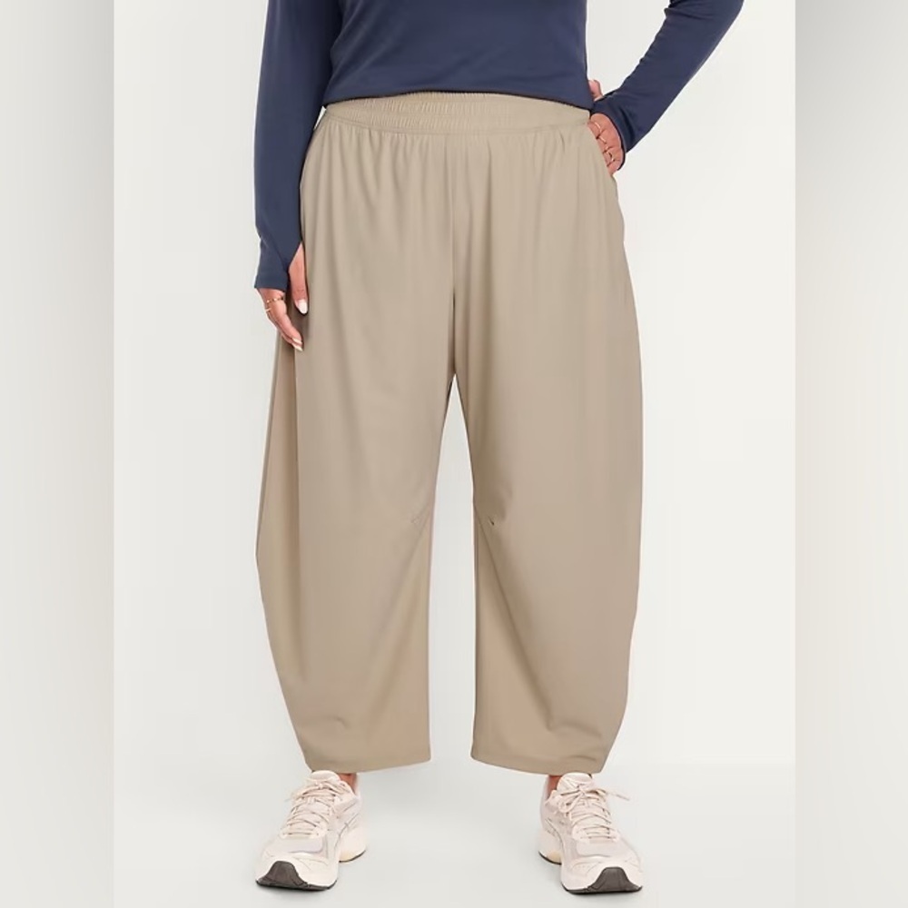 NEW! Old Navy High-Waisted SleekTech Barrel Ankle Pants🏸 - Picture 3 of 12